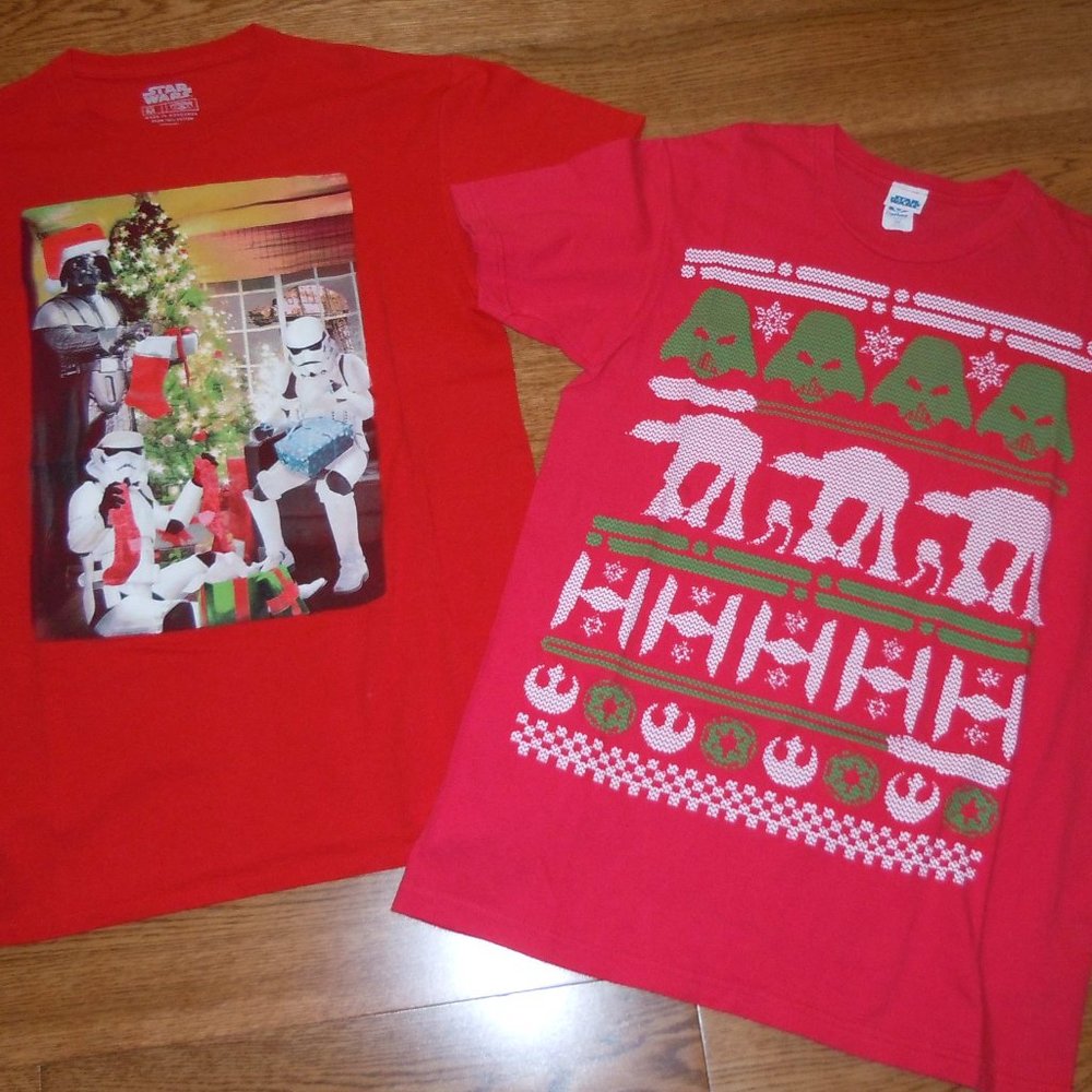 STAR WARS CHRISTMAS T-SHIRTS SHORT SLEEVE LOT OF 2 SZ MED EUC